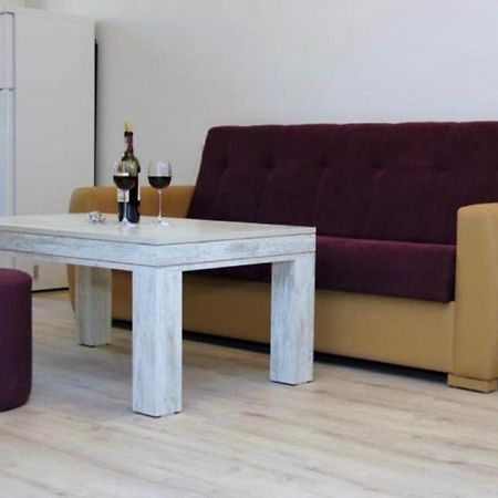 יירבאן Excellent Apartment In The Republic Square Pushkin 3 מראה חיצוני תמונה