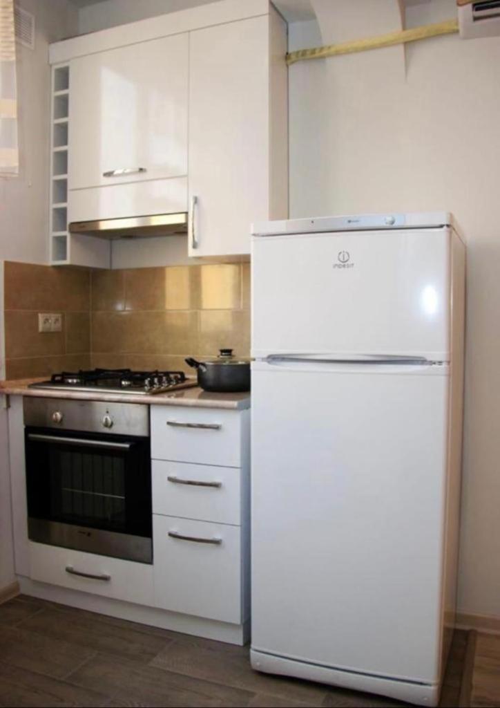 יירבאן Excellent Apartment In The Republic Square Pushkin 3 מראה חיצוני תמונה